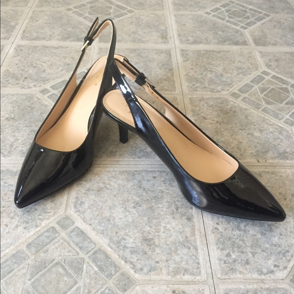LIZ CLAIRBONE Black laquered sandals